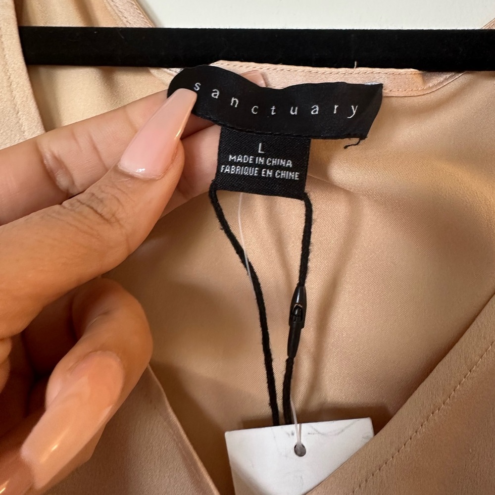 Sanctuary Women's Satin Extended Cuff Blouse Beige, Oatmilk US L - Picture 4 of 5